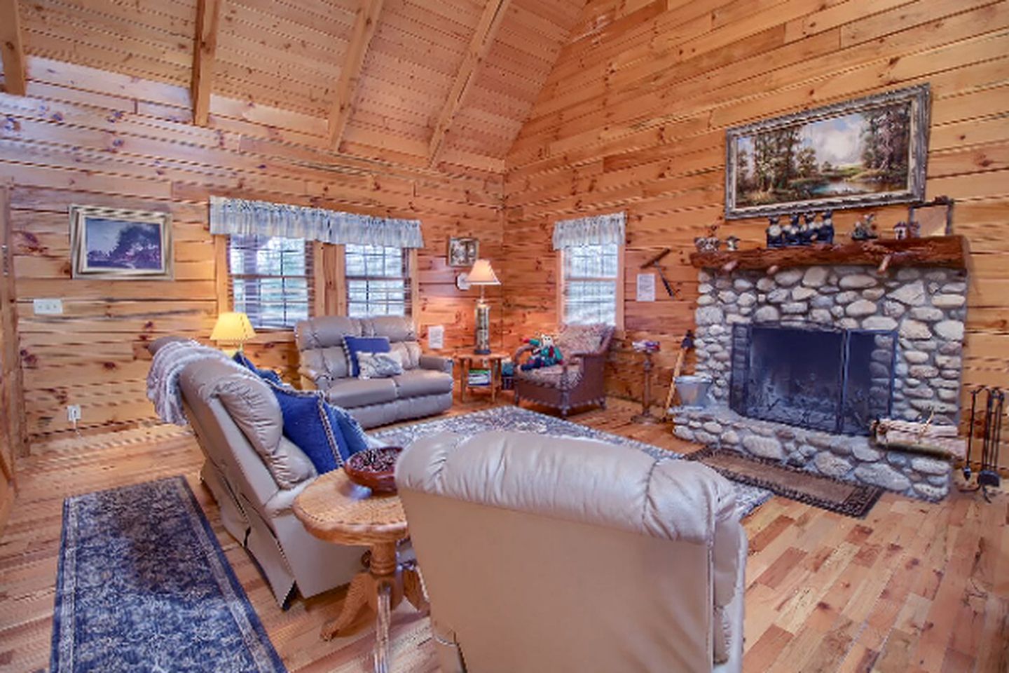 Secluded Log Cabin Rental with a Hot Tub in the Hocking Hills, Ohio