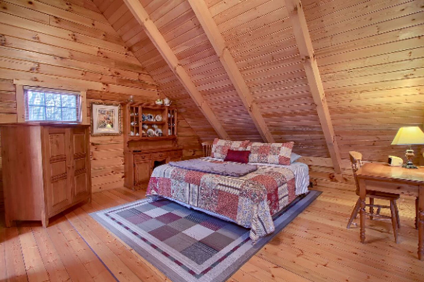 Secluded Log Cabin Rental with a Hot Tub in the Hocking Hills, Ohio