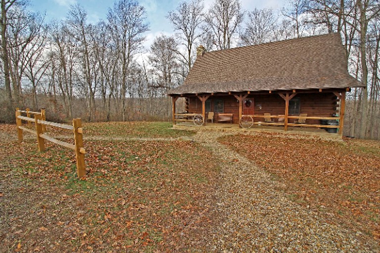 Log Cabins (Logan, Ohio, United States)