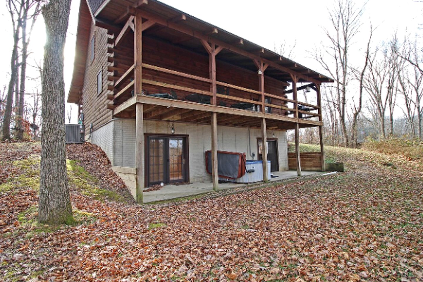 Secluded Log Cabin Rental with a Hot Tub in the Hocking Hills, Ohio