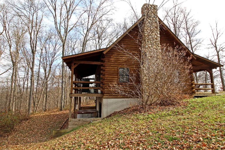 Log Cabins (Logan, Ohio, United States)