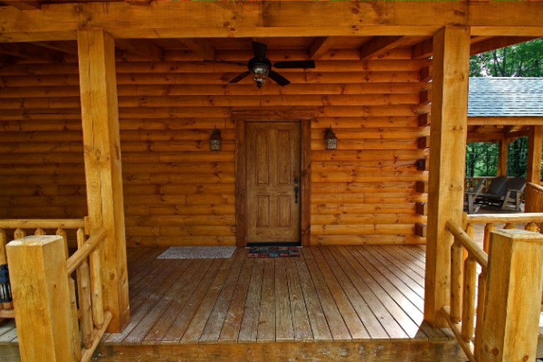 Log Cabins (Logan, Ohio, United States)