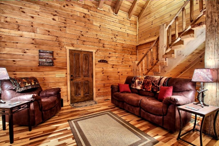 Log Cabins (Logan, Ohio, United States)