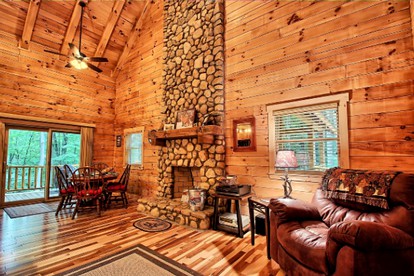 Large Log Cabin Rental Perfect for Families in Hocking Hills, Ohio photo 5
