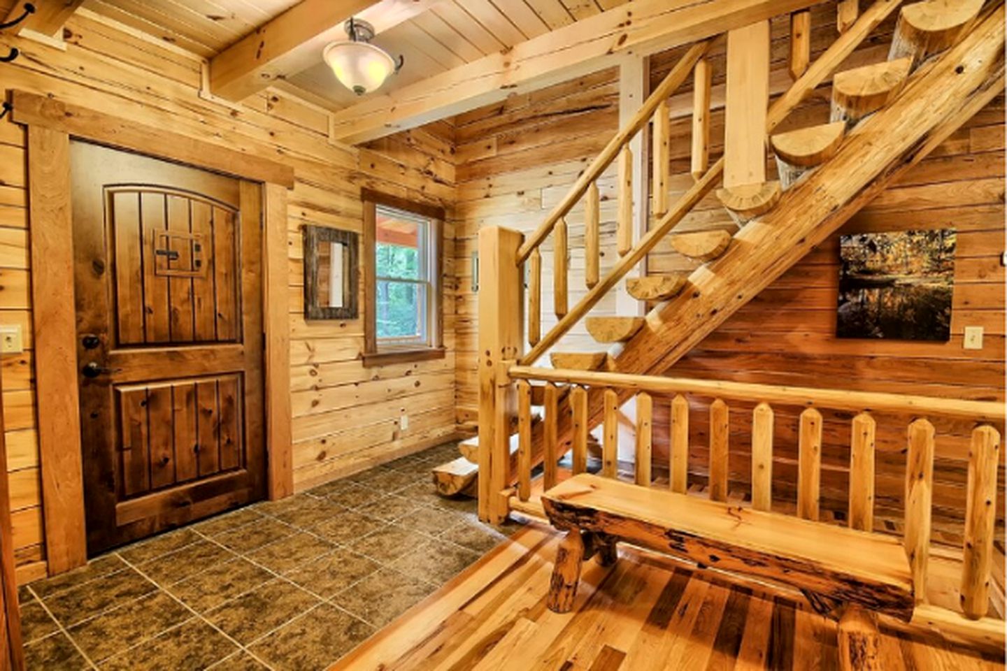 Delightful Vacation Cabin Perfect for a Large Group near Ash Cave, Ohio