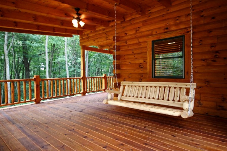 Log Cabins (Logan, Ohio, United States)