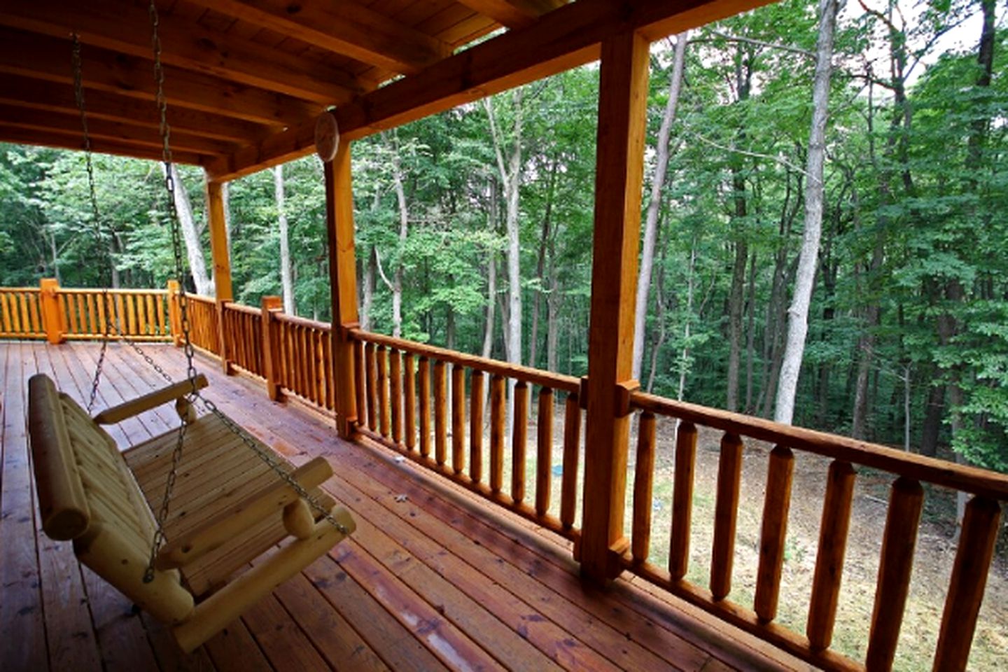 Delightful Vacation Cabin Perfect for a Large Group near Ash Cave, Ohio