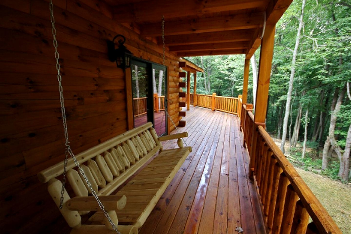 Delightful Vacation Cabin Perfect for a Large Group near Ash Cave, Ohio