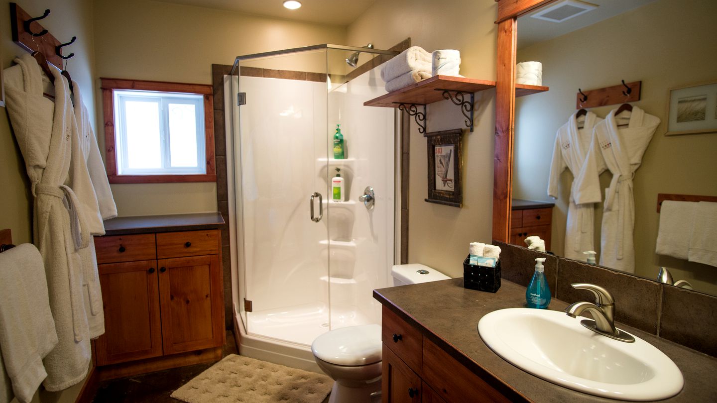 Spacious Secluded Cabin Getaway in the Rocky Mountains of British Columbia