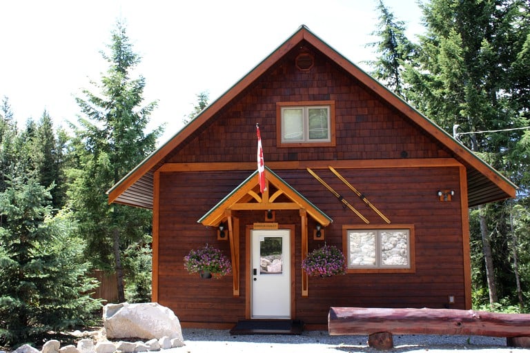 Cabins (Golden, British Columbia, Canada)