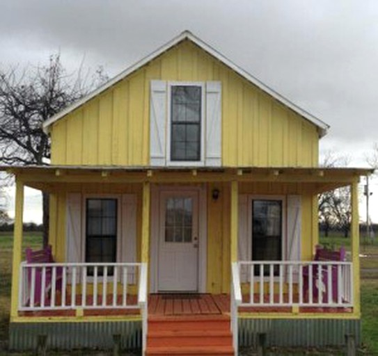 Cabins (Lake Village, Arkansas, United States)