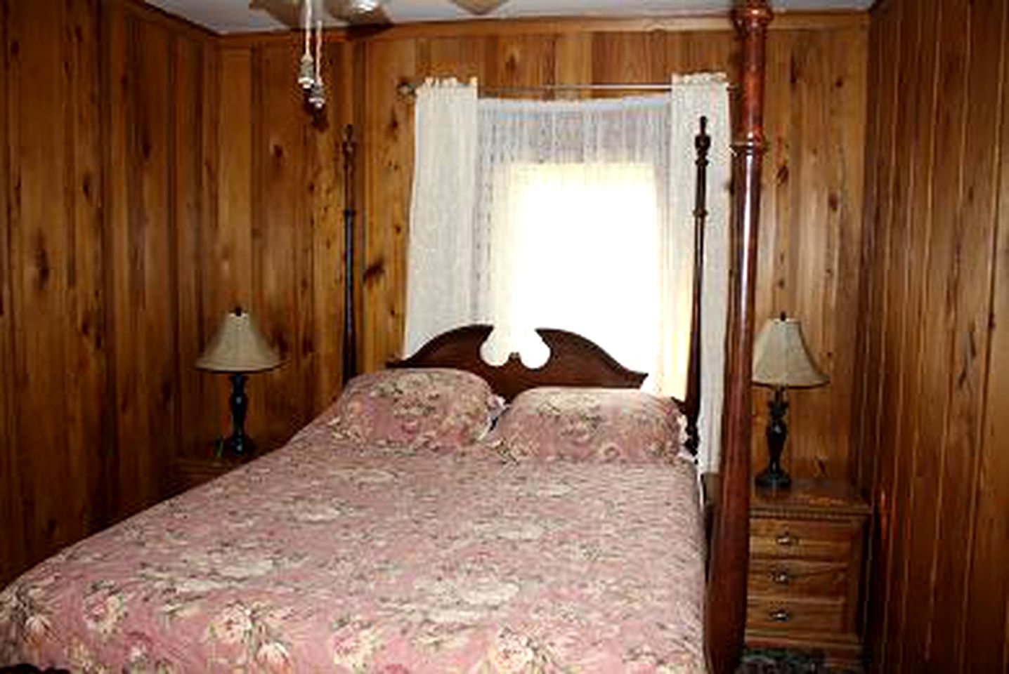 Pecan Grove RV Park, Cabins 29221, Lake Village, United States of America Glamping Hub