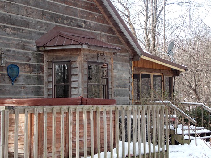 Cabins in Hocking Foxhollow, Cabins, Hocking Hills, United States of America Glamping Hub