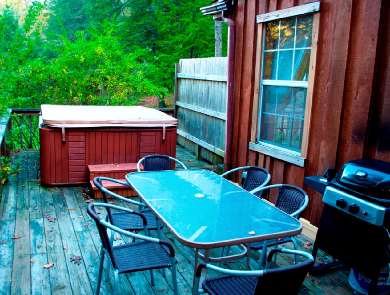 Quiet and Charming Cabin Rental on Hocking River in Southern Ohio
