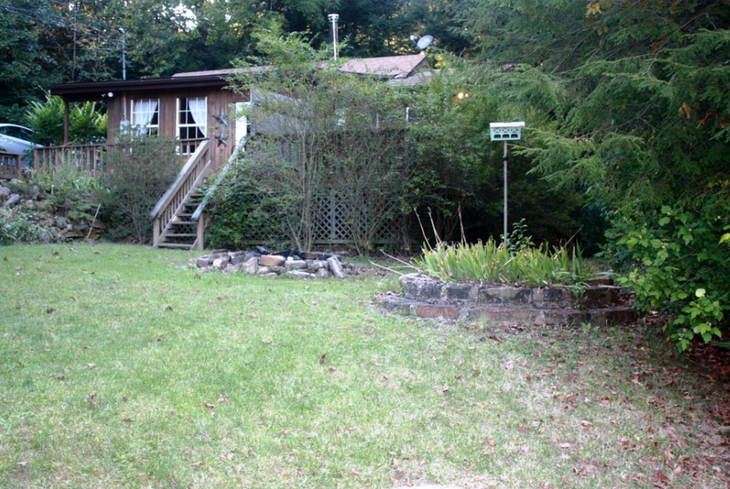 Quiet and Charming Cabin Rental on Hocking River in Southern Ohio