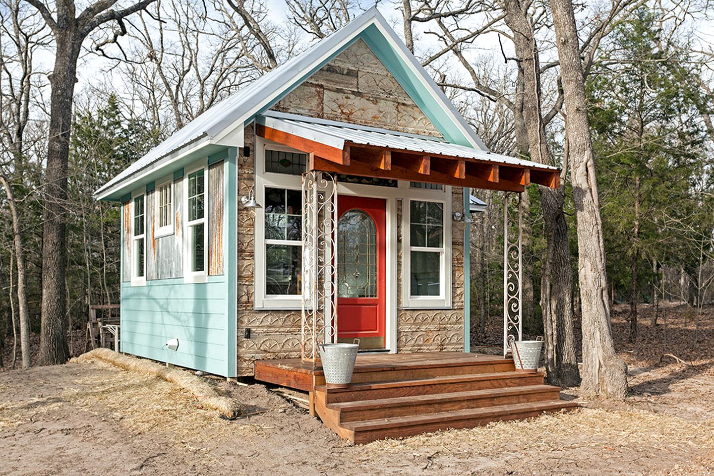 Rustic and Romantic Cabin with Breakfast Included near Royse City, Texas