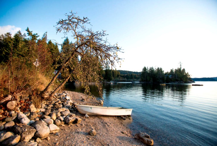 Cabins (Sechelt, British Columbia, Canada)