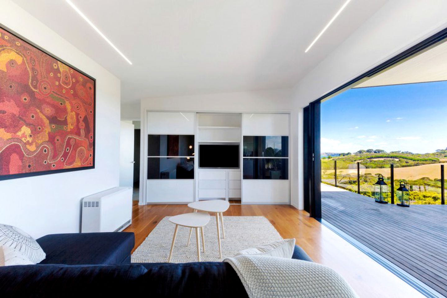 Modern Self-Catering Vacation Rental for 10 Guests on Waiheke Island, New Zealand