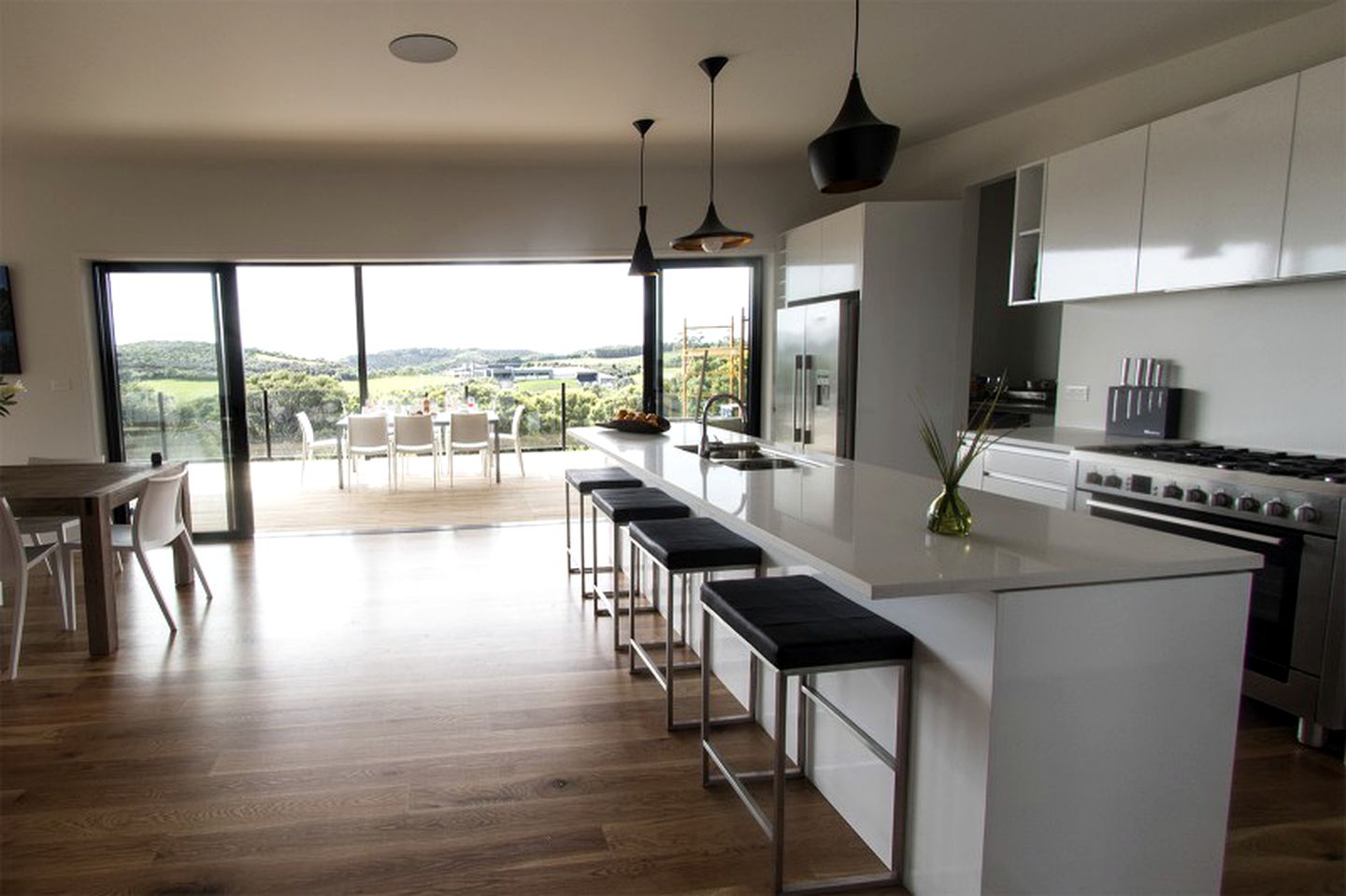 Two-Bedroom Luxury Vacation Rental with Vineyard Views near Auckland, New Zealand