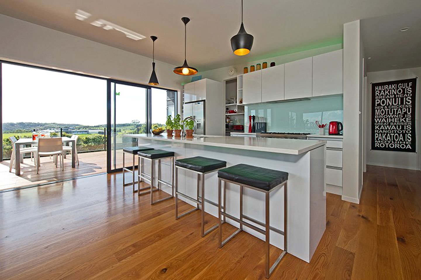 Two-Bedroom Luxury Vacation Rental with Vineyard Views near Auckland, New Zealand