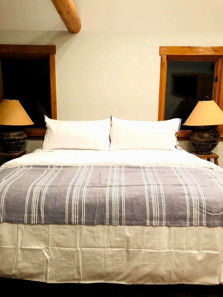 Beautiful Unit in a Scenic Farmhouse Retreat with Panoramic Views near Skiing & Trails in Tetonia, Idaho