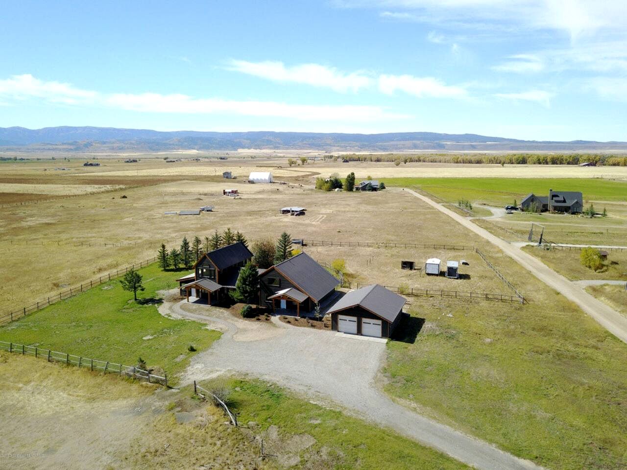 Beautiful Unit in a Scenic Farmhouse Retreat with Panoramic Views near Skiing & Trails in Tetonia, Idaho