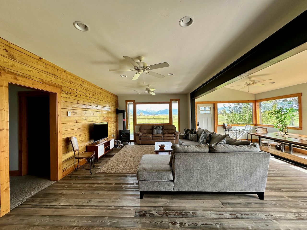 Beautiful Unit in a Scenic Farmhouse Retreat with Panoramic Views near Skiing & Trails in Tetonia, Idaho