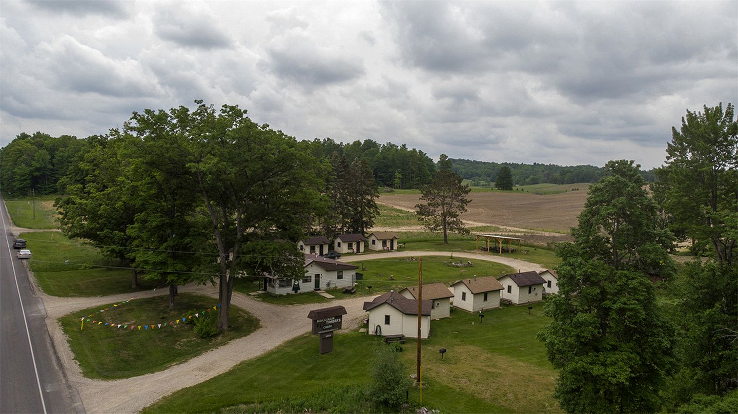 Cadillac Nature Retreat: Comfortable Glamping Cabins in Michigan