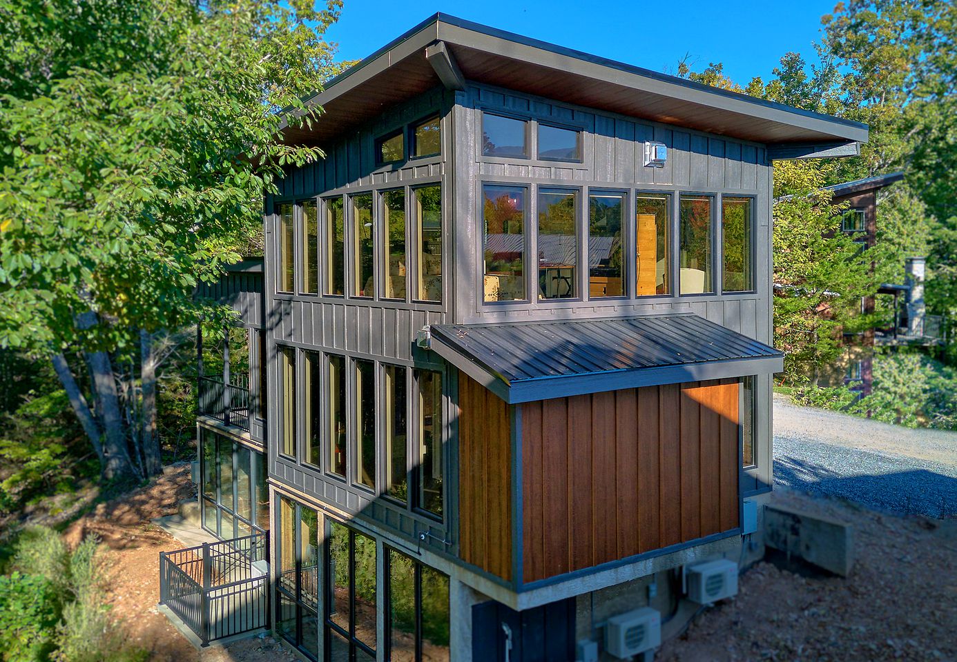 Luxury Glamping Site with Indoor Pool and Sauna Facilities for Special Getaways in Gatlinburg, Tennessee