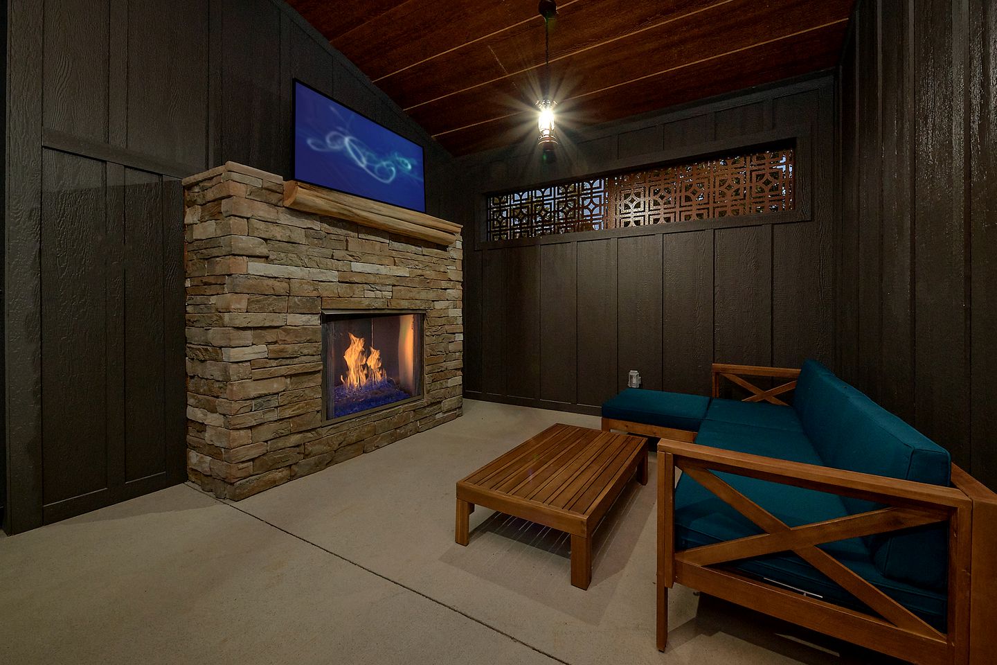 Luxury Glamping Site with Indoor Pool and Sauna Facilities for Special Getaways in Gatlinburg, Tennessee