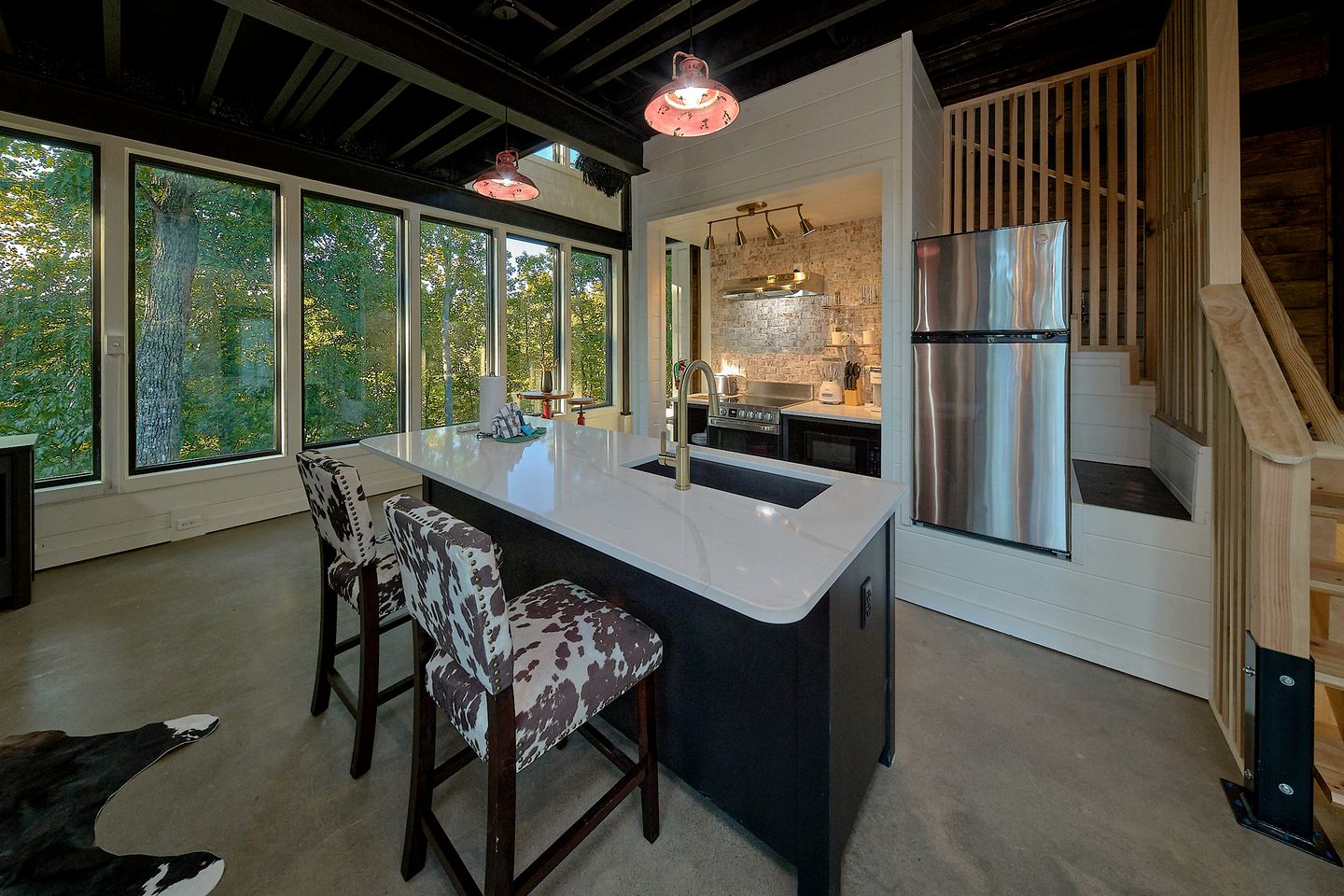 Luxury Glamping Site with Indoor Pool and Sauna Facilities for Special Getaways in Gatlinburg, Tennessee