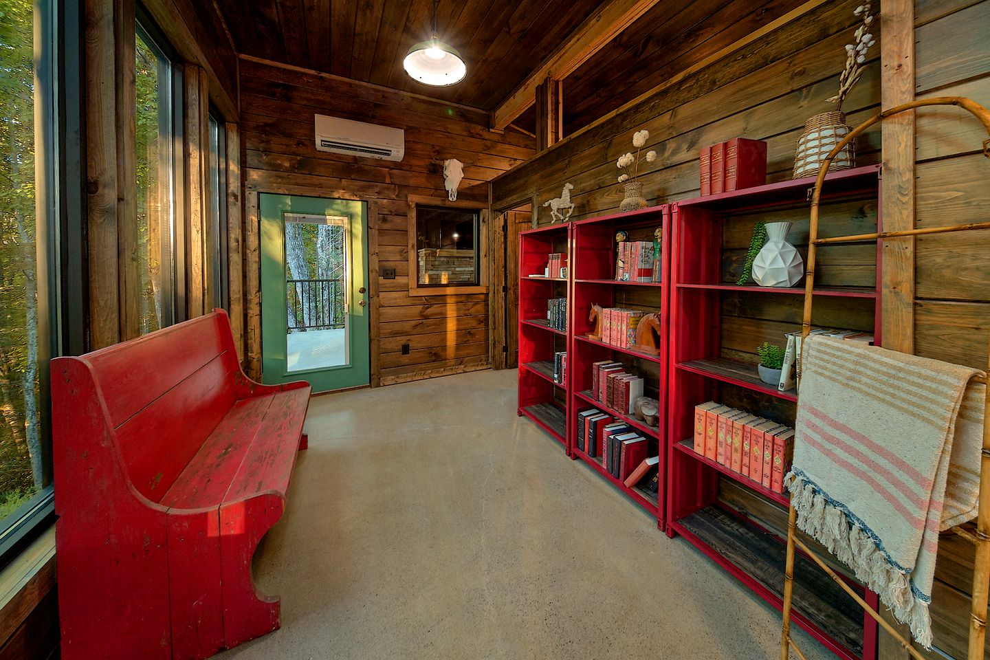 Luxury Glamping Site with Indoor Pool and Sauna Facilities for Special Getaways in Gatlinburg, Tennessee