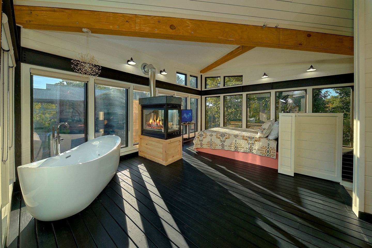 Luxury Glamping Site with Indoor Pool and Sauna Facilities for Special Getaways in Gatlinburg, Tennessee