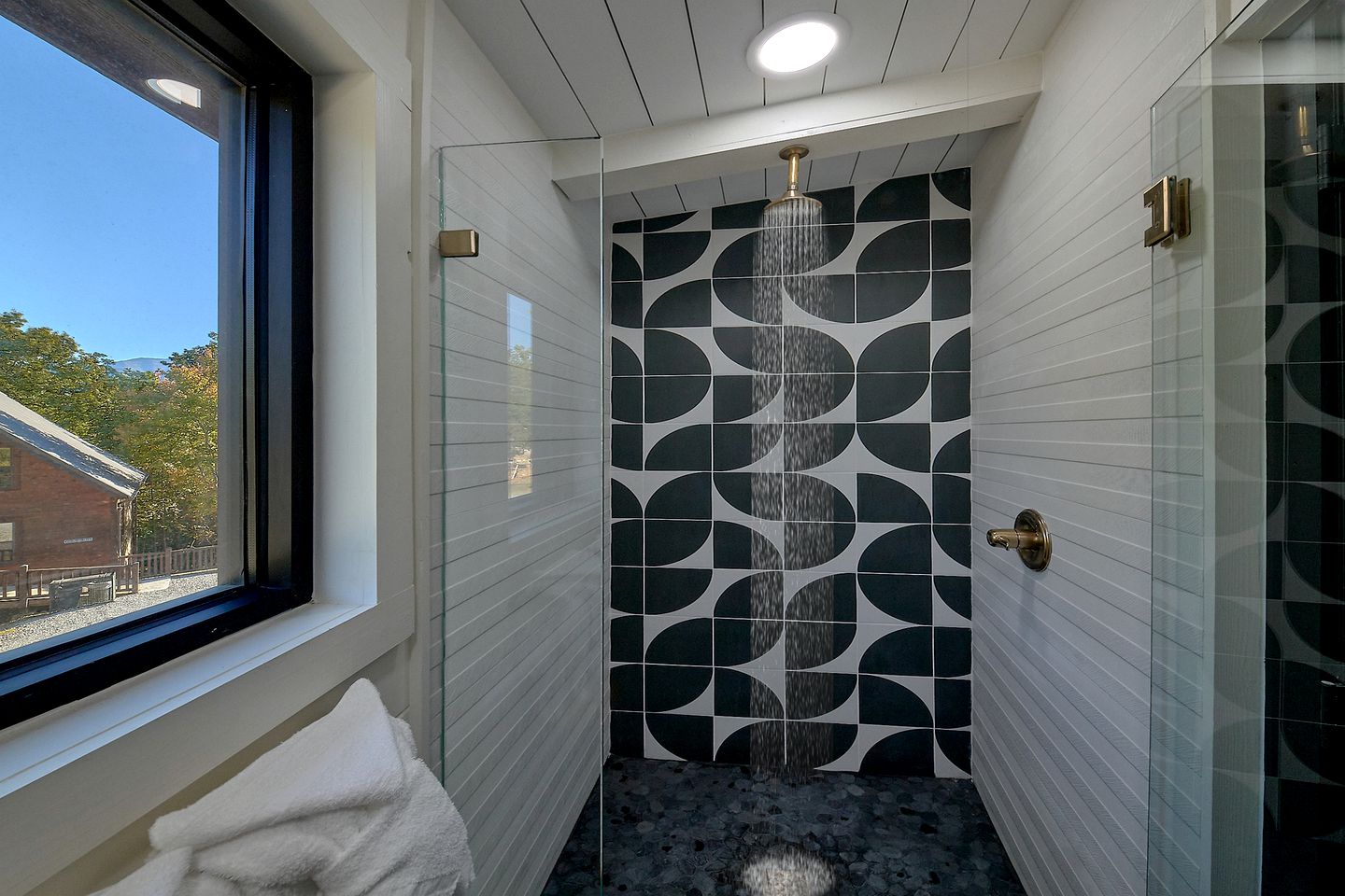 Luxury Glamping Site with Indoor Pool and Sauna Facilities for Special Getaways in Gatlinburg, Tennessee