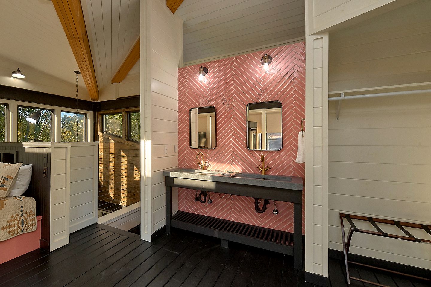 Luxury Glamping Site with Indoor Pool and Sauna Facilities for Special Getaways in Gatlinburg, Tennessee