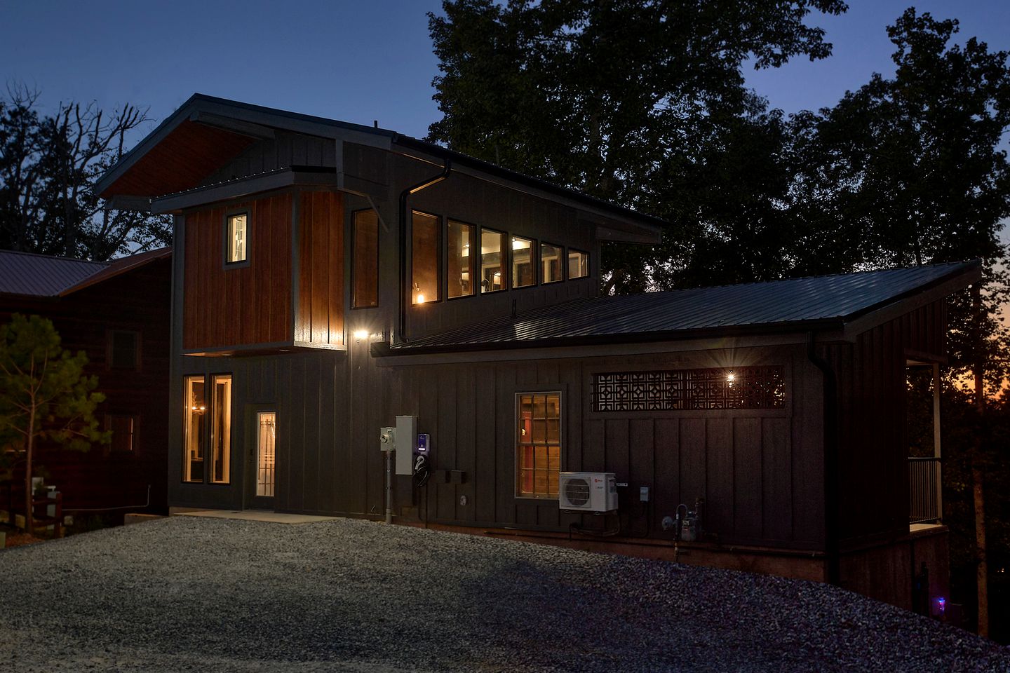 Luxury Glamping Site with Indoor Pool and Sauna Facilities for Special Getaways in Gatlinburg, Tennessee