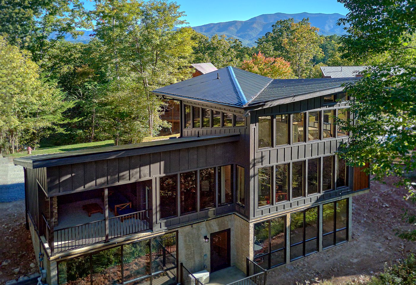 Luxury Glamping Site with Indoor Pool and Sauna Facilities for Special Getaways in Gatlinburg, Tennessee