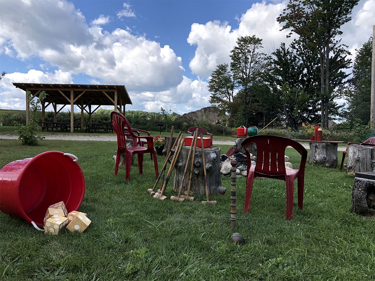 Cadillac Woodland Oasis - Cozy Glamping Cabins for Romantic Escapes in Michigan