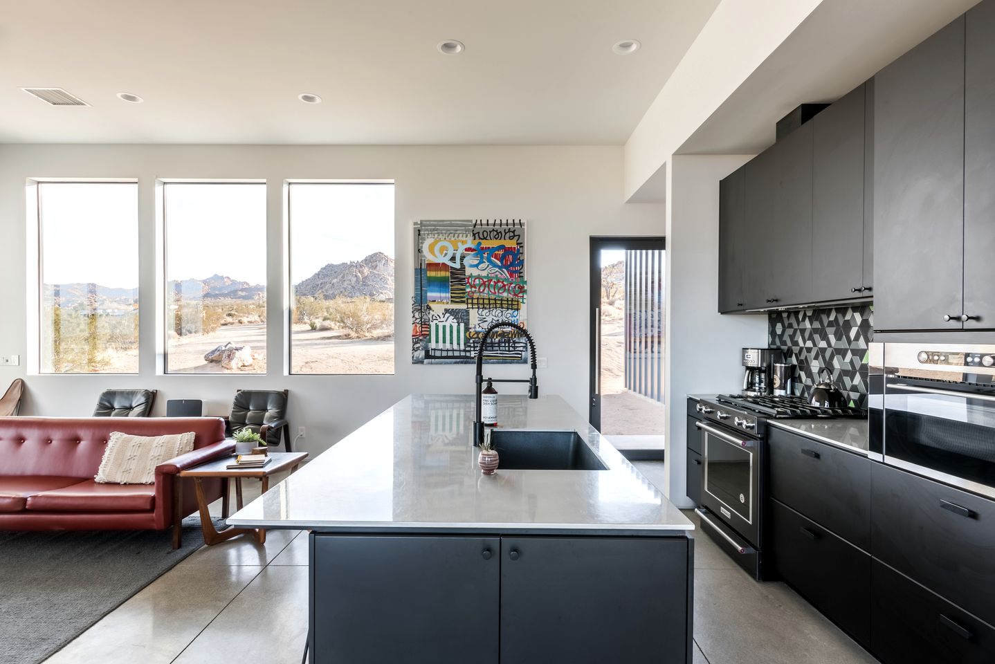 Secluded Modern Style Vacation Rental with Hot-tub in Joshua Tree, California