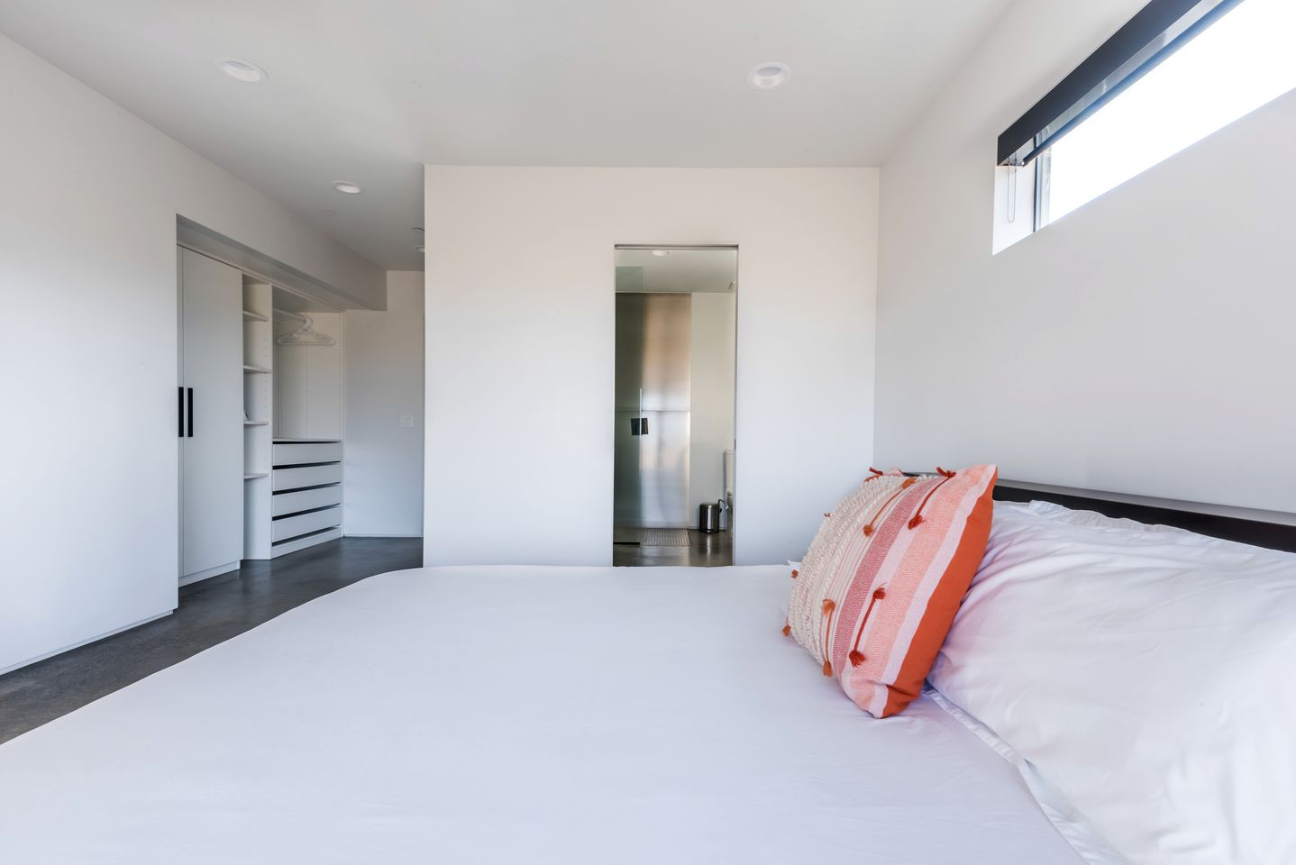 Secluded Modern Style Vacation Rental with Hot-tub in Joshua Tree, California