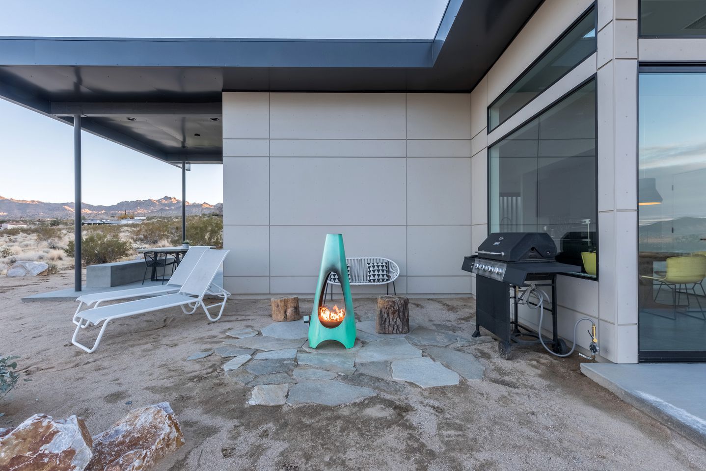 Secluded Modern Style Vacation Rental with Hot-tub in Joshua Tree, California
