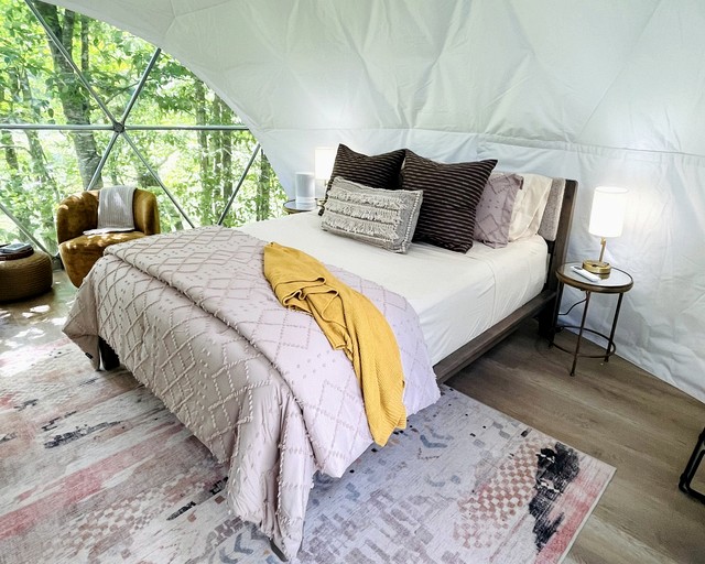 Domes (United States of America, Creston, North Carolina)