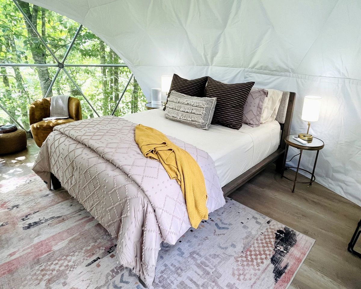 Outstanding Chic Dome with Private Deck in North Carolina