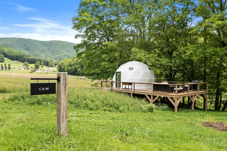 Domes (United States of America, Creston, North Carolina)