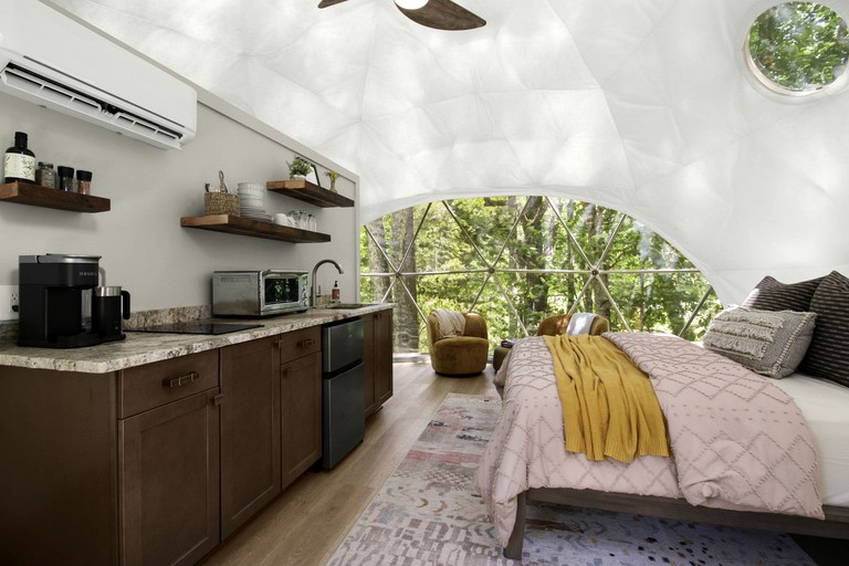 Domes (United States of America, Creston, North Carolina)