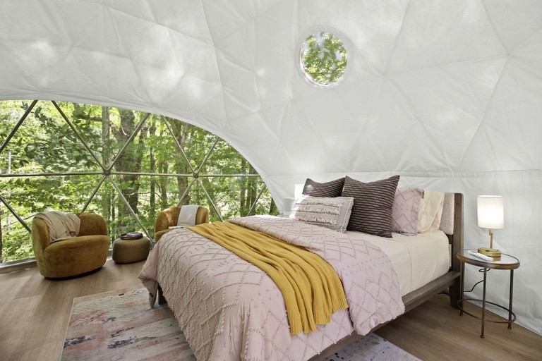 Domes (United States of America, Creston, North Carolina)