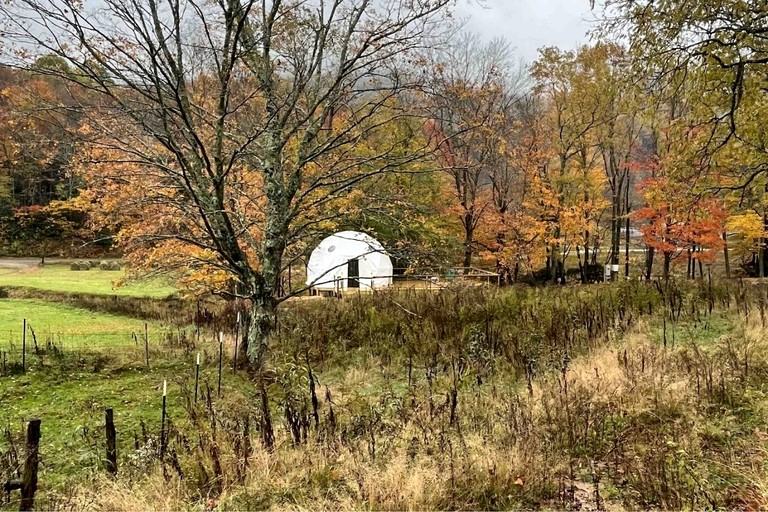 Domes (United States of America, Creston, North Carolina)