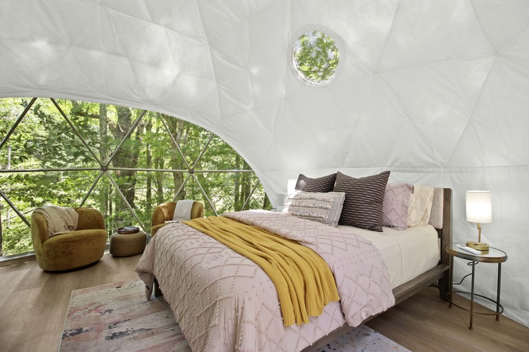 Domes (United States of America, Creston, North Carolina)
