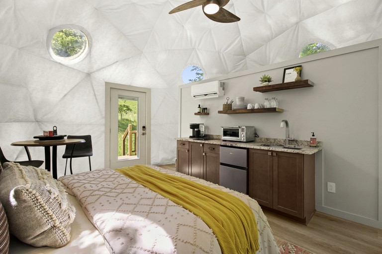 Domes (United States of America, Creston, North Carolina)