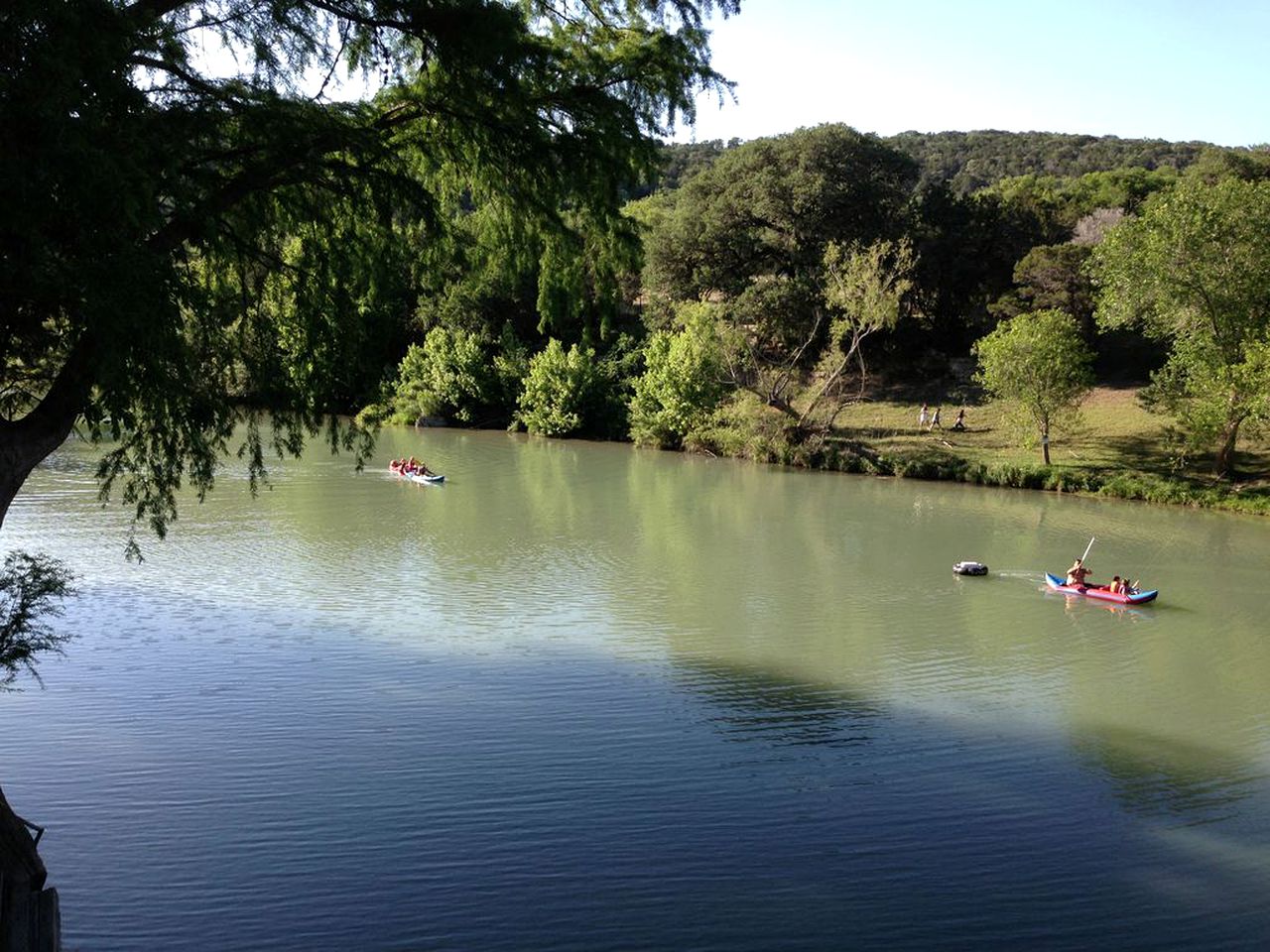 New Braunfels Glamping Retreat with Direct River Access. Ideal for Water Sports